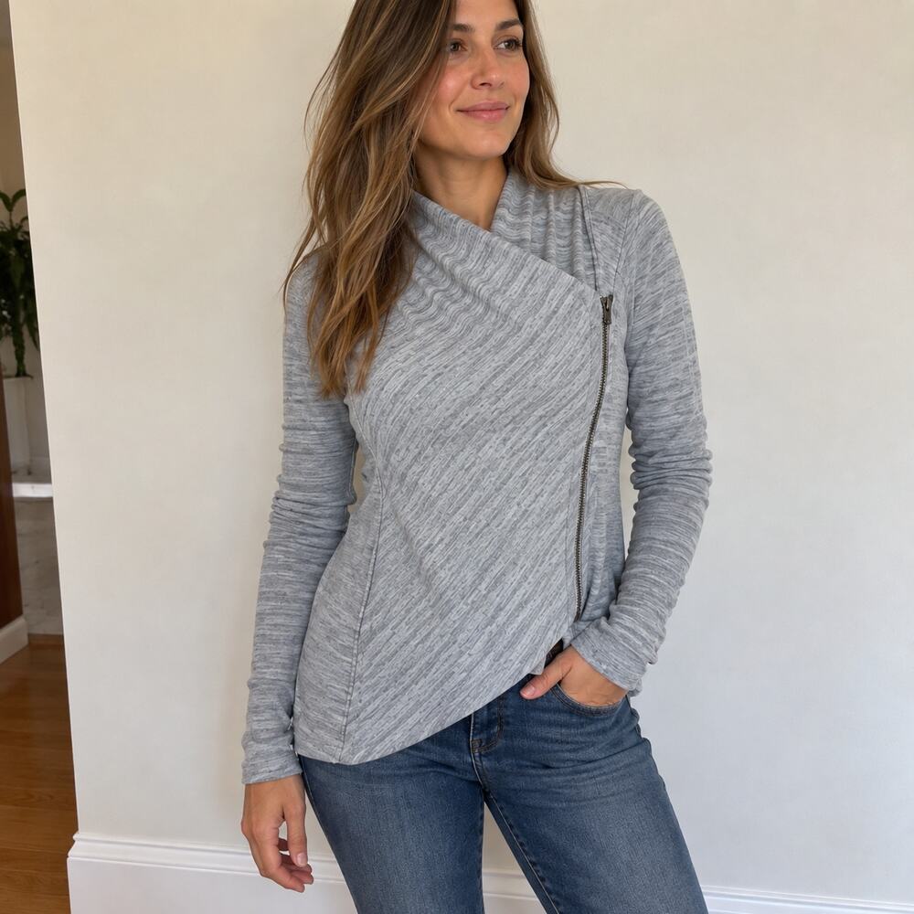 Hollister Women’s M Gray Asymmetrical Zip Cowl Neck Lightweight Sweater